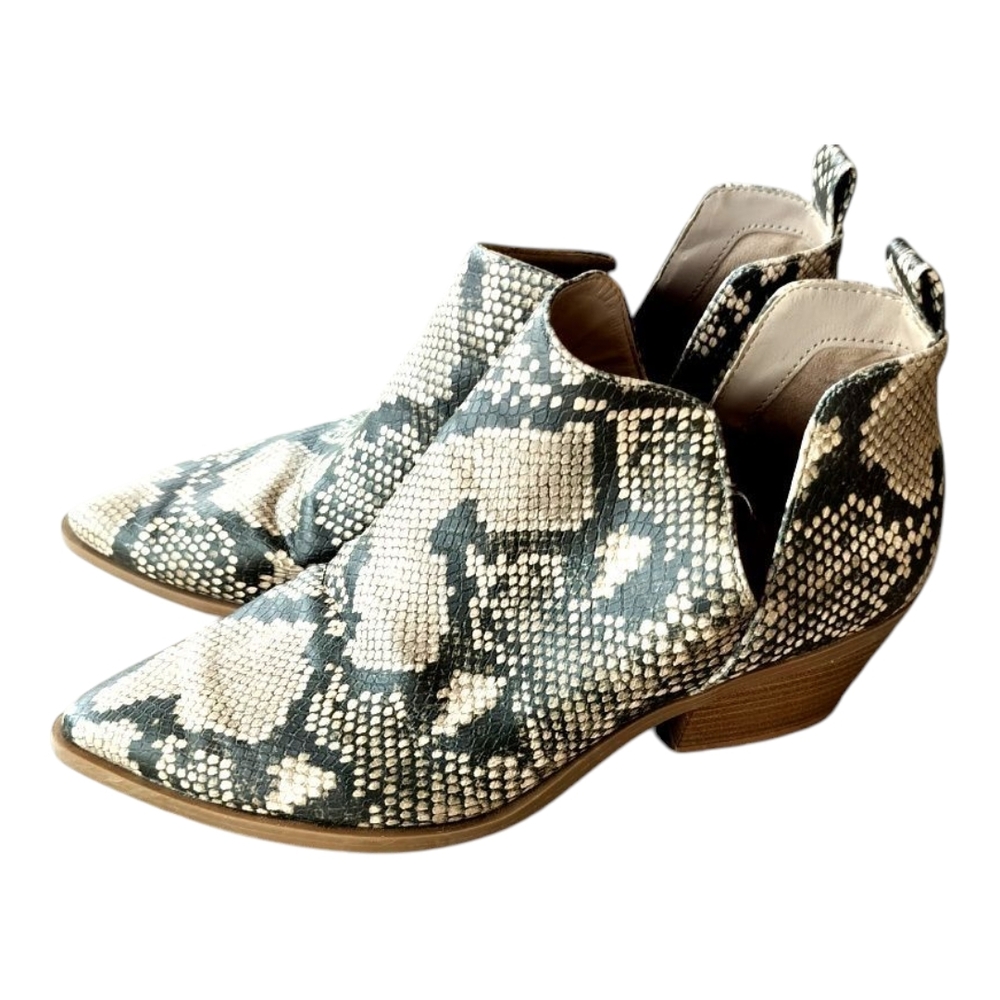 Universal Thread Snakeskin Pattern Ankle Booties - Picture 14 of 14